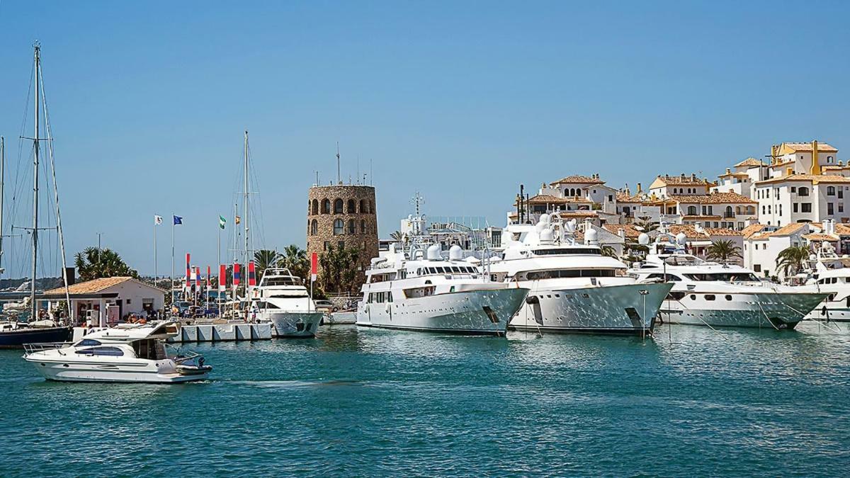 Gala Placidia Golden Mile Marbella Exterior photo